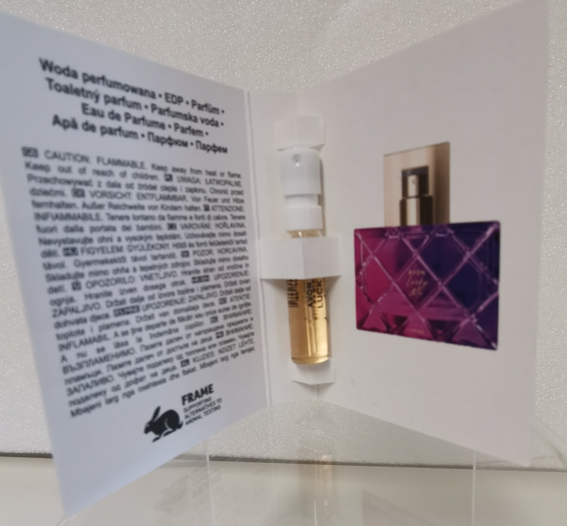 AVON Lucky Me für Sie / Karte mit Sprühprobe